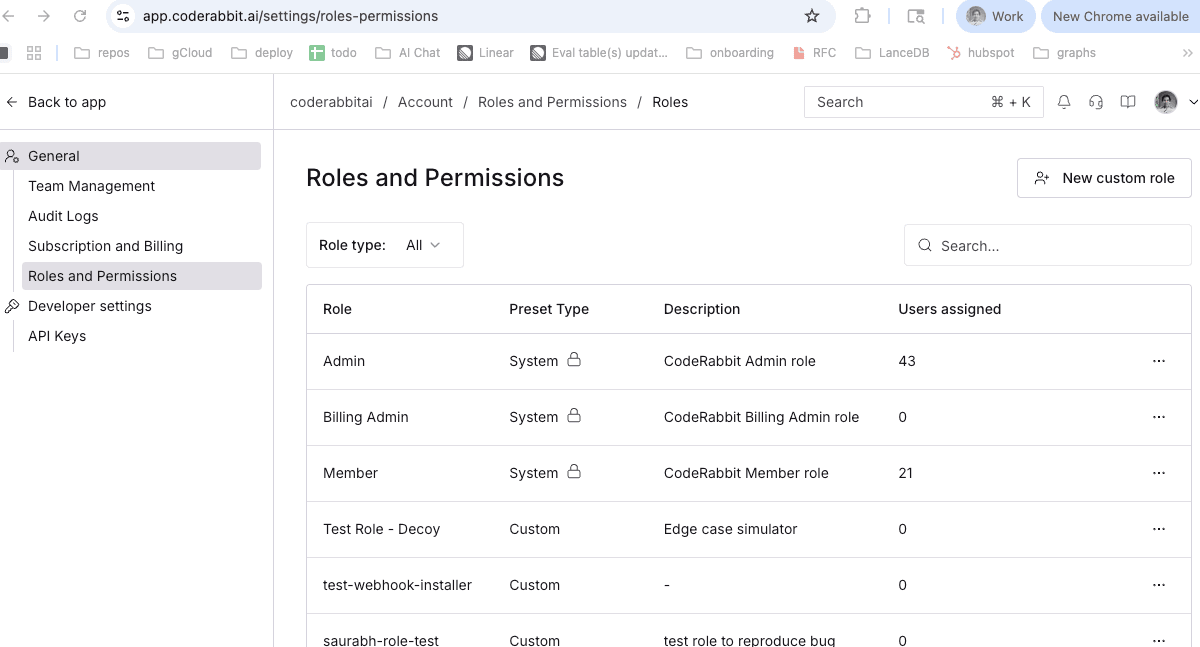 역할과 권한 테이블을 보여 주는 Roles and Permissions 페이지 화면